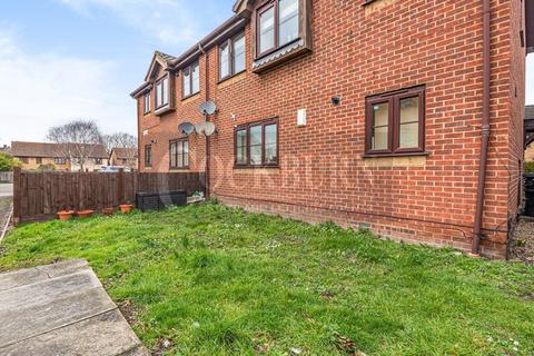 46 Ravenscroft Crescent, London, SE9 4LL
