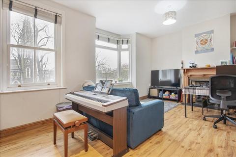 2 bedroom apartment for sale, Chiswick High Road, Chiswick, London, W4
