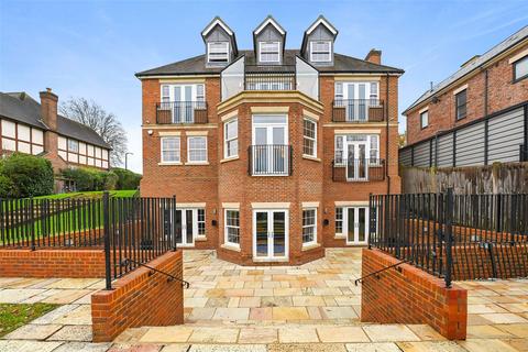 5 bedroom detached house to rent - Manor Road, Chigwell, Essex, IG7