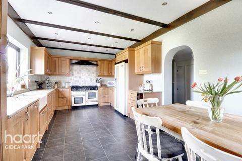 49 Heath Park Road, Romford, RM2 5UL