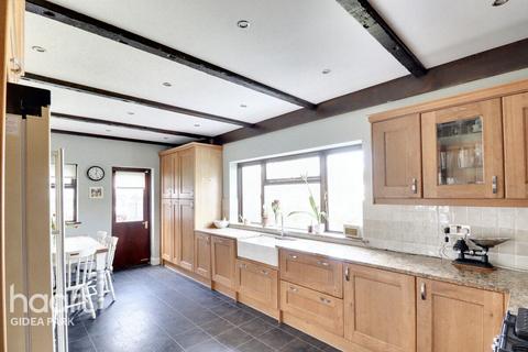 49 Heath Park Road, Romford, RM2 5UL