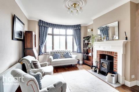 49 Heath Park Road, Romford, RM2 5UL
