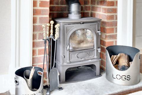49 Heath Park Road, Romford, RM2 5UL