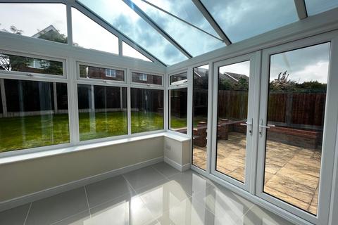 16 Fisher Road, Alcester, B49 6FF