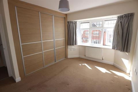 16 Fisher Road, Alcester, B49 6FF