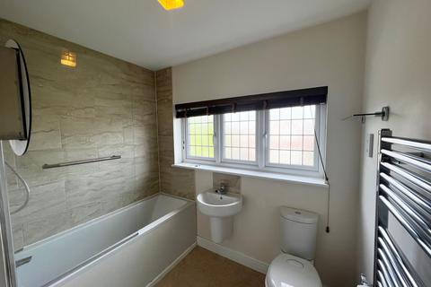 16 Fisher Road, Alcester, B49 6FF