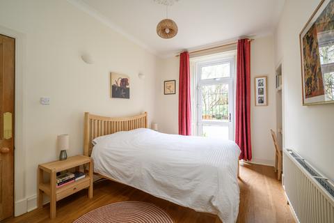 2 bedroom flat for sale - Meadowbank Terrace, Edinburgh EH8