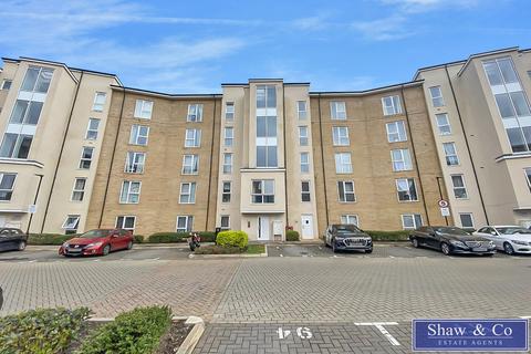 2 bedroom ground floor flat for sale - Hunting Place, Hounslow TW5
