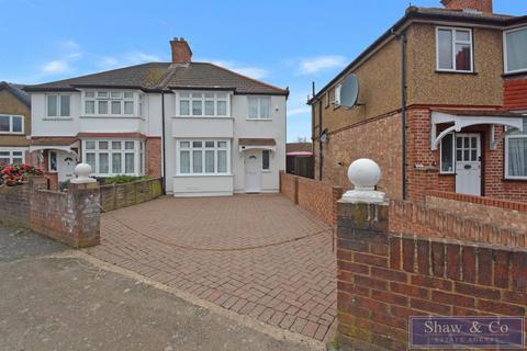 3 bedroom semi-detached house for sale - Orchard Avenue, Hounslow TW5