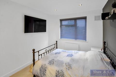 2 bedroom maisonette for sale - Elmcroft Close, Feltham TW14