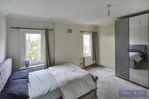 1 bedroom flat for sale, Grove Road, Hounslow TW3