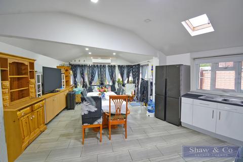 3 bedroom semi-detached house for sale - North Hyde Lane, Southall UB2