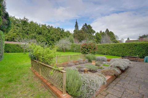 19 Fernbrook Road, Caversham, Reading, RG4 7HG