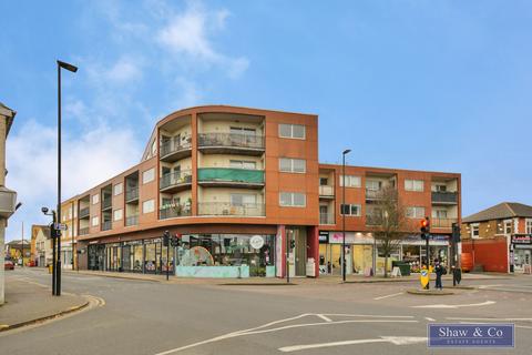 2 bedroom apartment for sale, Bell Road, Hounslow TW3