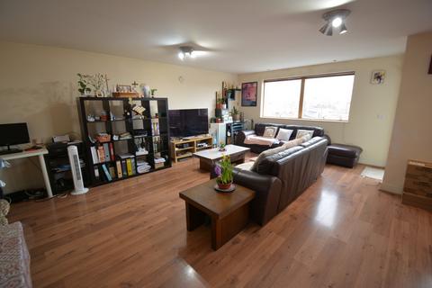 2 bedroom apartment for sale - Bell Road, Hounslow TW3