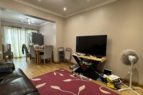 4 bedroom terraced house for sale - Kingsley Road, Hounslow TW3