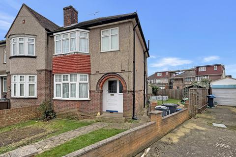 3 bedroom semi-detached house for sale - Catherine Gardens, Hounslow TW3