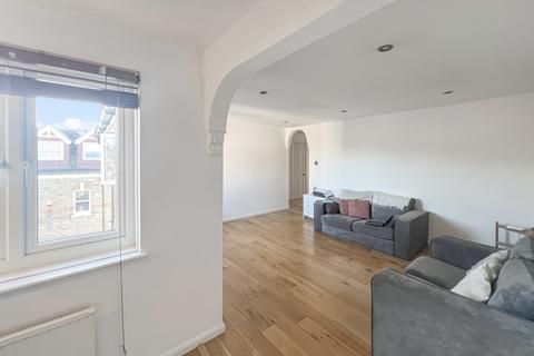 3 bedroom apartment for sale - Waldegrave Road, Teddington TW11