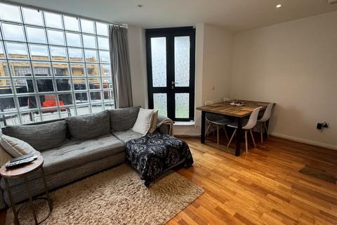 2 bedroom flat for sale - Hanworth Road, Hounslow TW3