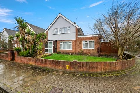 4 bedroom detached house for sale, Naseby Close, Isleworth TW7