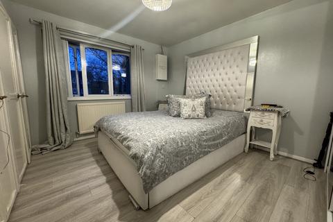 2 bedroom terraced house for sale, Beaulieu Close, Hounslow TW4