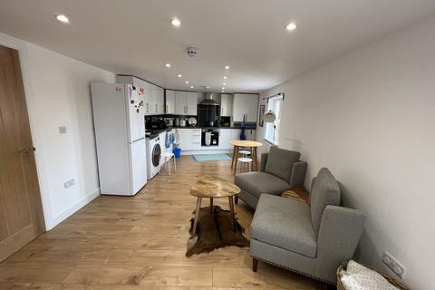 2 bedroom apartment for sale, London Road, Brentford TW8