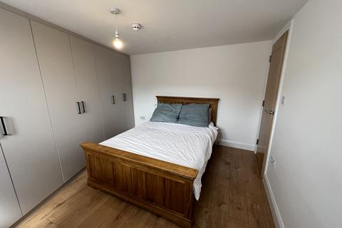 2 bedroom apartment for sale, London Road, Brentford TW8