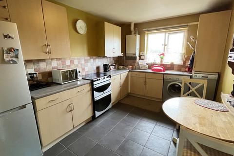 2 bedroom flat for sale, Colham Mill Road, West Drayton UB7