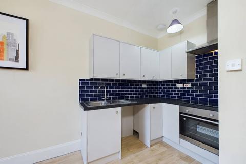 1 bedroom apartment to rent, Cleveland Road, Torquay