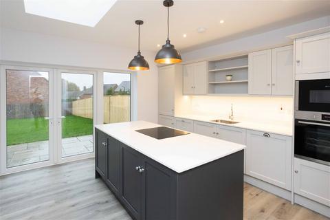 4 bedroom detached house for sale - No Onward Chain in Hawkhurst