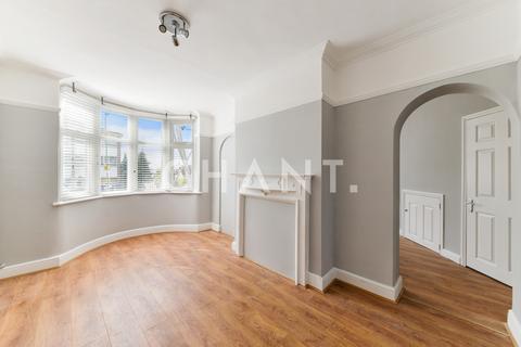 2 bedroom house to rent, Hutton Grove,, London, N12