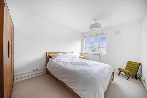 1 bedroom flat for sale - Charters Close, Gipsy Hill