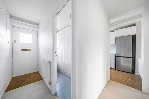 66 Charters Close, London, SE19 1QP