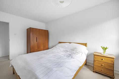 66 Charters Close, London, SE19 1QP