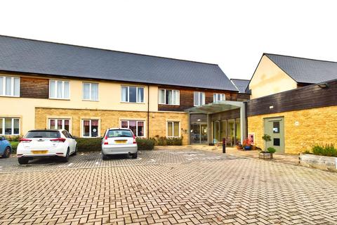2 bedroom flat for sale, Shipton Road, Milton-under-Wychwood, Chipping Norton OX7