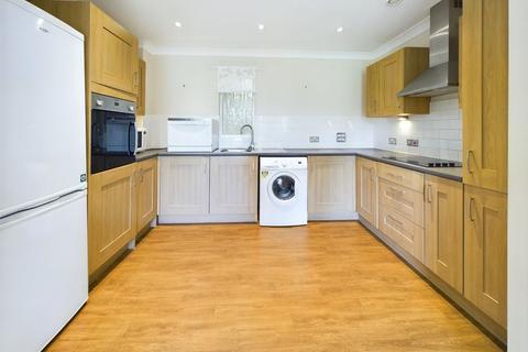 2 bedroom flat for sale, Shipton Road, Milton-under-Wychwood, Chipping Norton OX7
