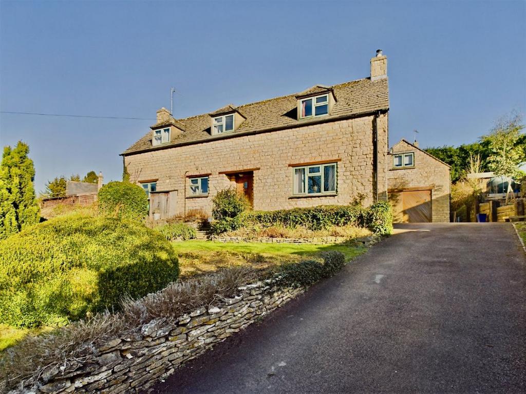 Fulbrook, Burford OX18 4 bed detached house for sale £850,000