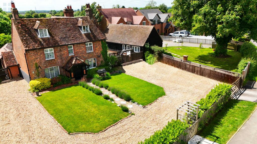 Lower Road, Stoke Mandeville 5 bed detached house for sale £900,000