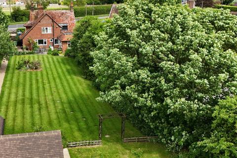 5 bedroom detached house for sale, Lower Road, Stoke Mandeville