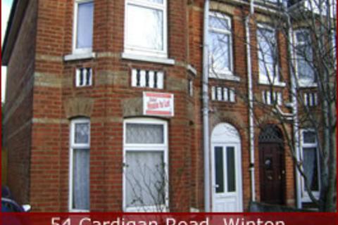 5 bedroom detached house to rent - 5 Double Bedroom Student Property in Cardigan Road