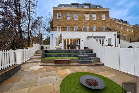 5 bedroom semi-detached house to rent, London SW20