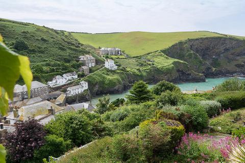 Valencia House, 13 Trewetha Lane, Port Isaac, PL29 3RN