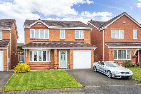 8 Chepstow Drive, Catshill, Bromsgrove, B61 0RZ