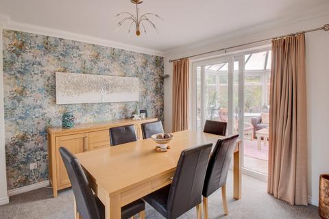 8 Chepstow Drive, Catshill, Bromsgrove, B61 0RZ