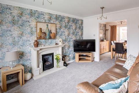8 Chepstow Drive, Catshill, Bromsgrove, B61 0RZ