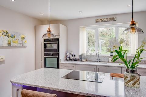 8 Chepstow Drive, Catshill, Bromsgrove, B61 0RZ