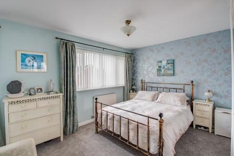 8 Chepstow Drive, Catshill, Bromsgrove, B61 0RZ