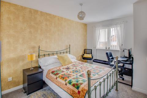 8 Chepstow Drive, Catshill, Bromsgrove, B61 0RZ
