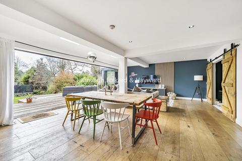 22 Clarendon Way, Chislehurst, BR7 6RF