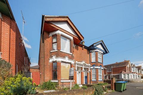 4 bedroom semi-detached house for sale - Kenilworth Road, Polygon, Southampton, Hampshire, SO15